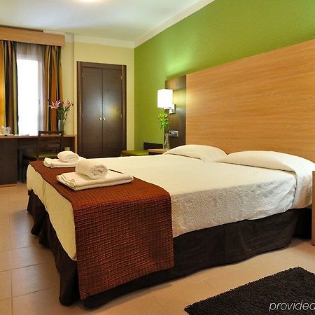 โฮสทัล บาเยสต้า Hotel มาดริด ภายนอก รูปภาพ