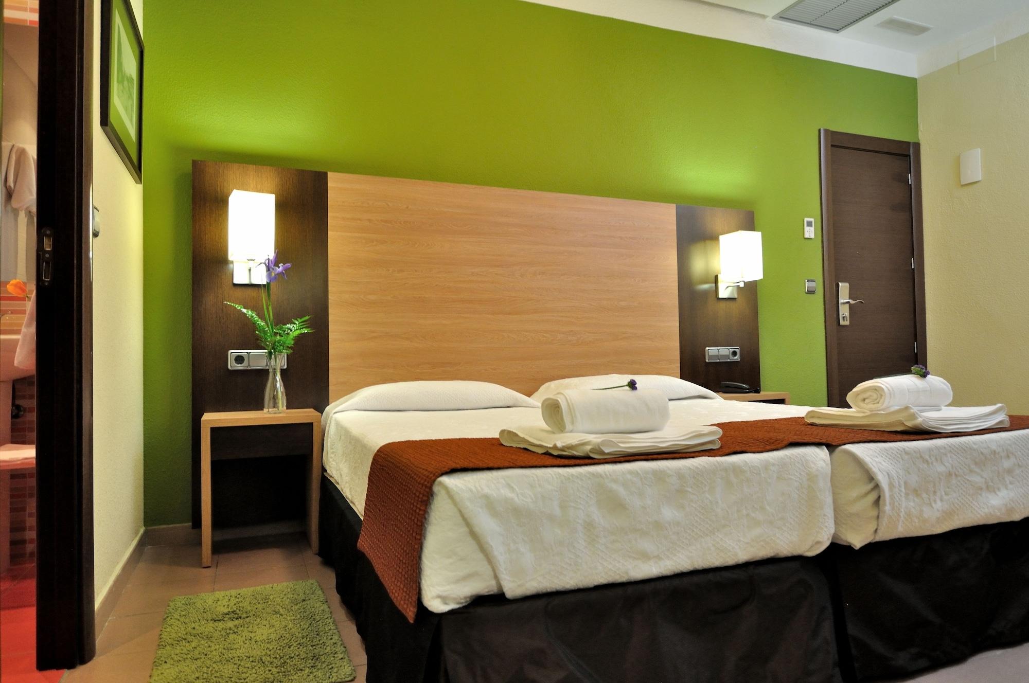 โฮสทัล บาเยสต้า Hotel มาดริด ภายนอก รูปภาพ