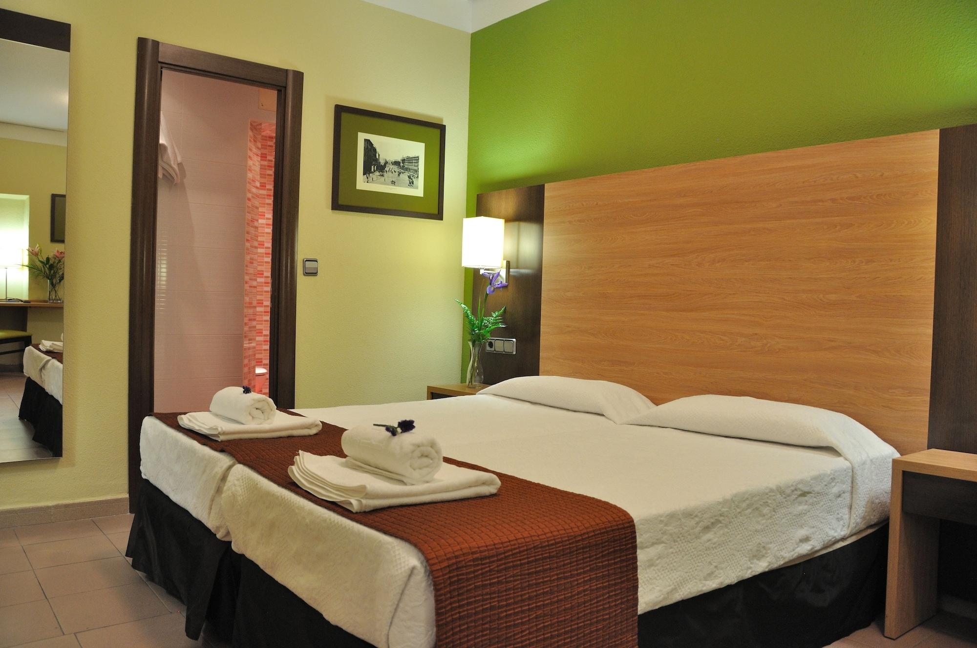 โฮสทัล บาเยสต้า Hotel มาดริด ภายนอก รูปภาพ