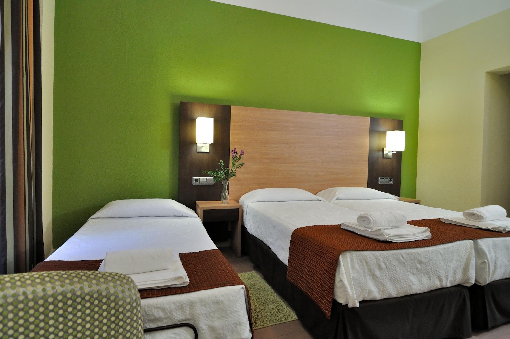 โฮสทัล บาเยสต้า Hotel มาดริด ภายนอก รูปภาพ